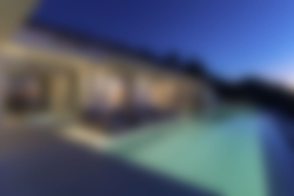 Why would you ever go out for dinner with a setting like this?